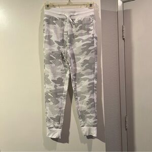 DSG Girls Gray & White Camo Jogger Sweatpants